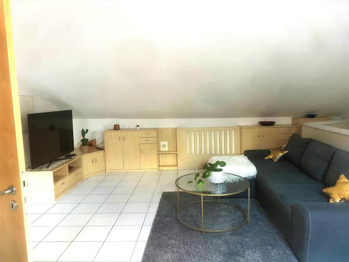 Moeblierte 3 Zimmer Apartment - Mit Smart Tv, Wlan Und Kostenfreie Parkplaetze Schloß Holte-Stukenbrock Exterior photo