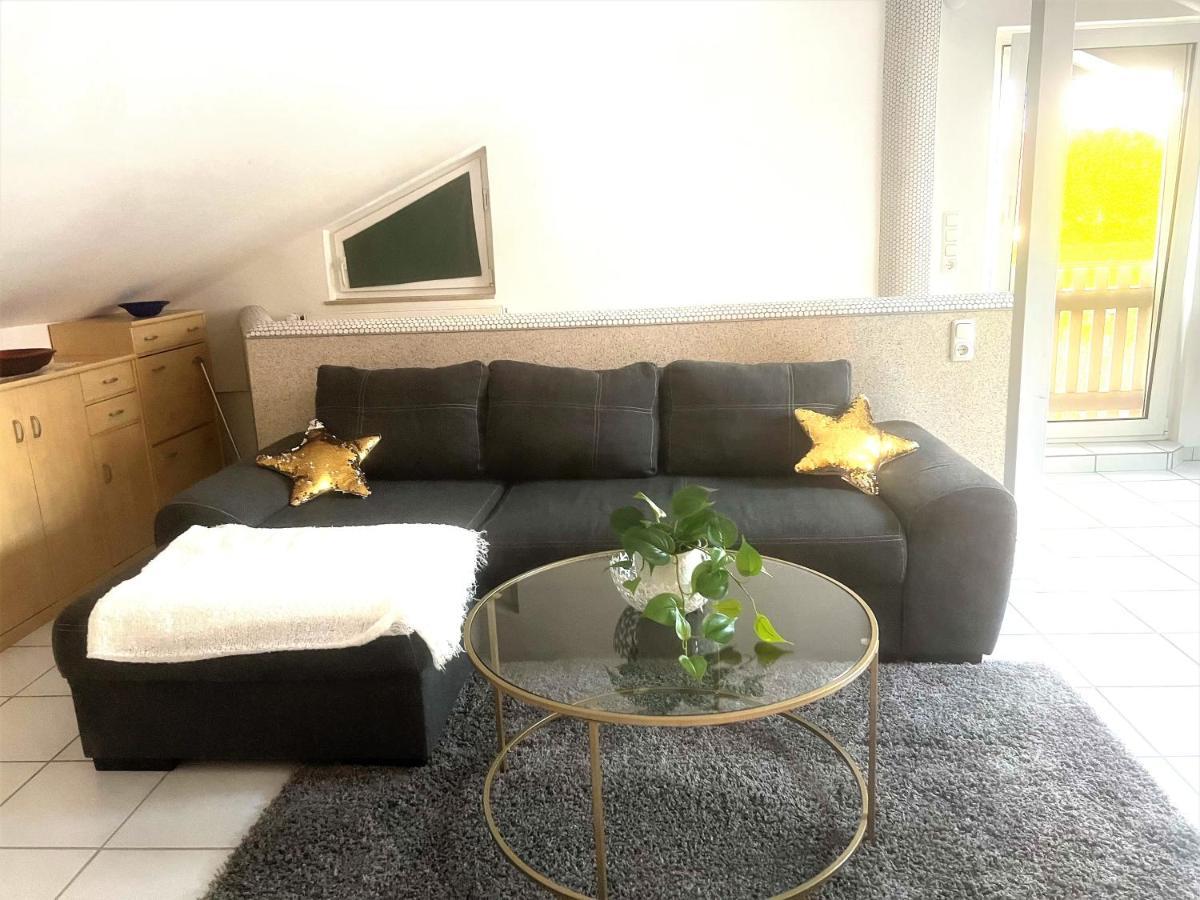 Moeblierte 3 Zimmer Apartment - Mit Smart Tv, Wlan Und Kostenfreie Parkplaetze Schloß Holte-Stukenbrock Exterior photo